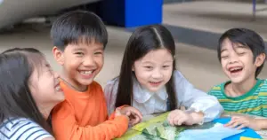 Pendidikan Holistik Membangun Kecerdasan Emosional dan Sosial Anak